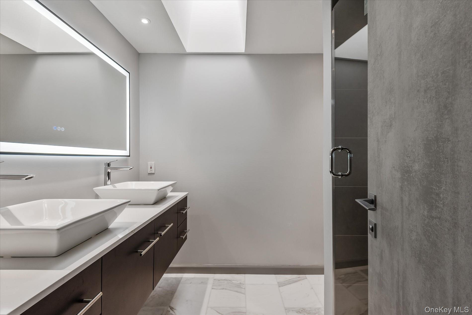 369 East Shore Road Great Neck Great Neck, NY 11024