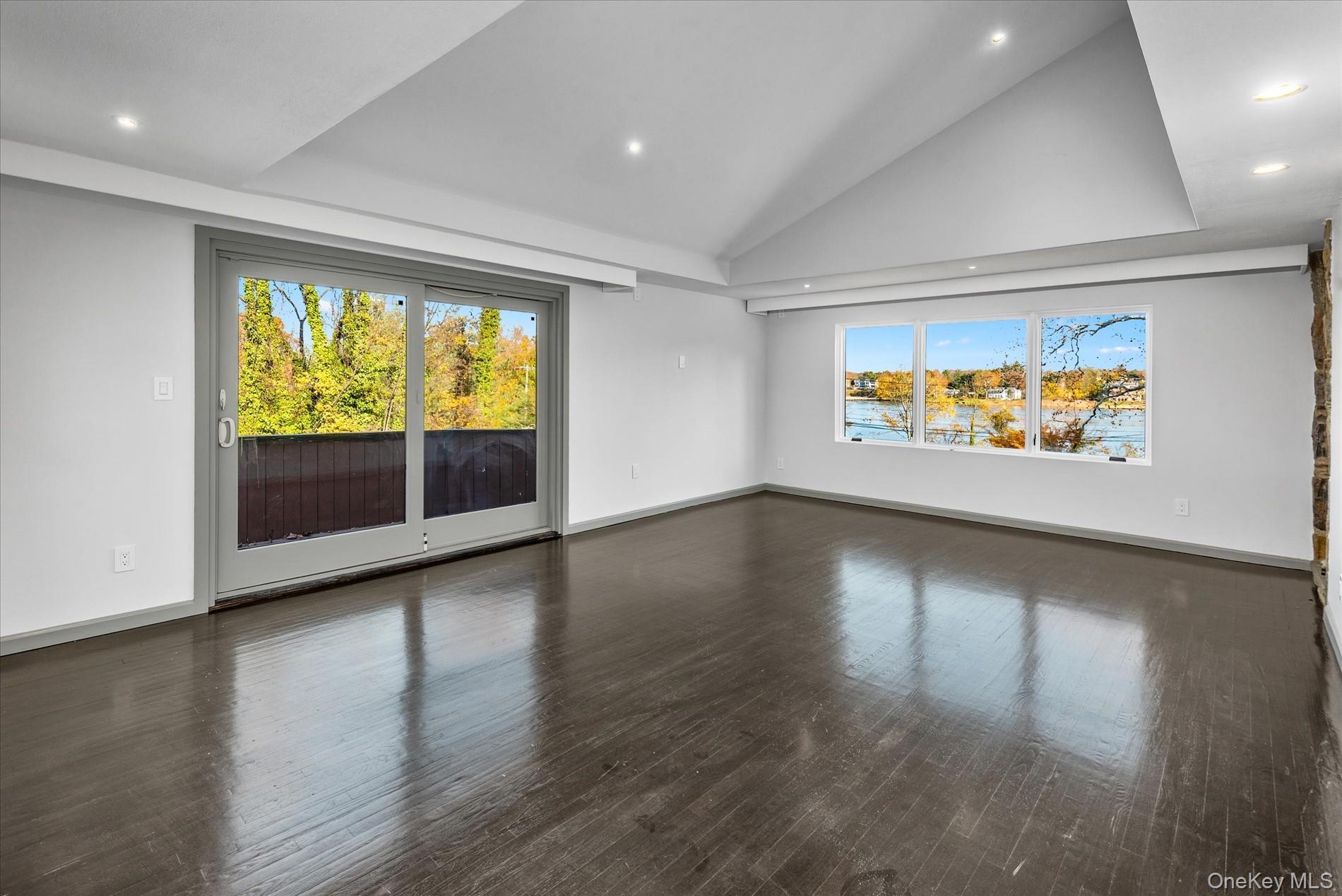 369 East Shore Road Great Neck Great Neck, NY 11024