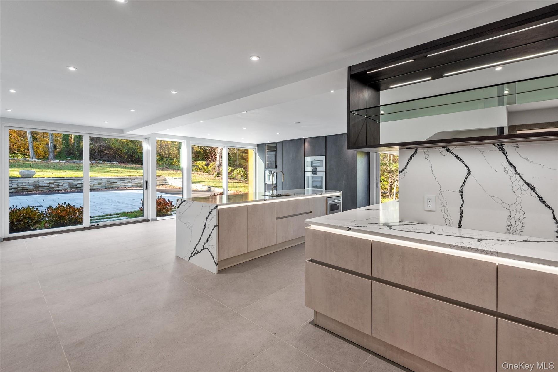 369 East Shore Road Great Neck Great Neck, NY 11024