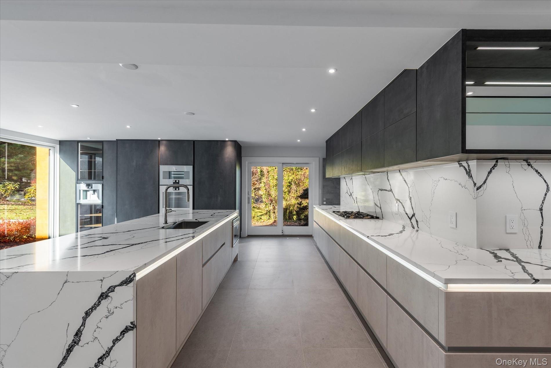 369 East Shore Road Great Neck Great Neck, NY 11024