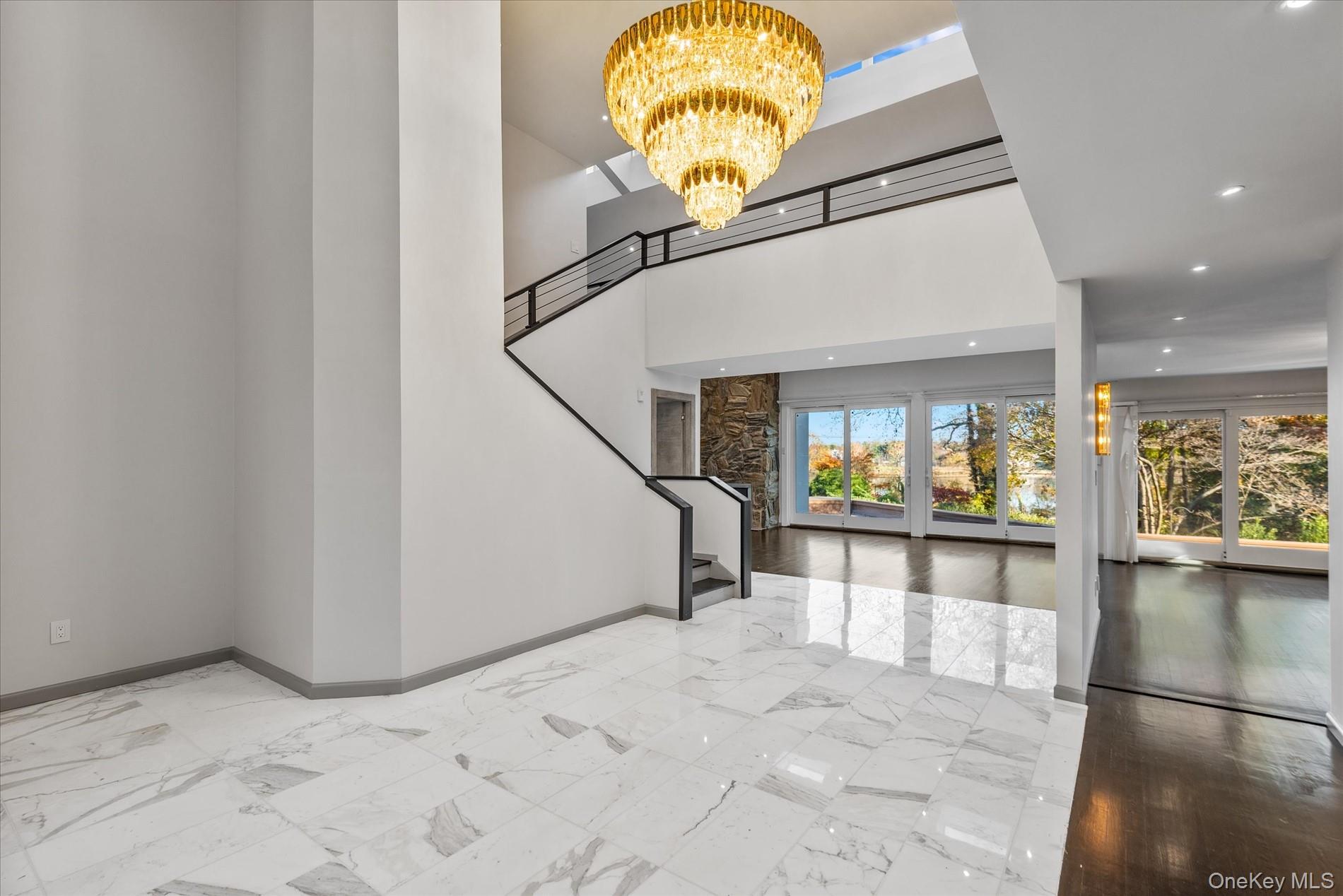 369 East Shore Road Great Neck Great Neck, NY 11024