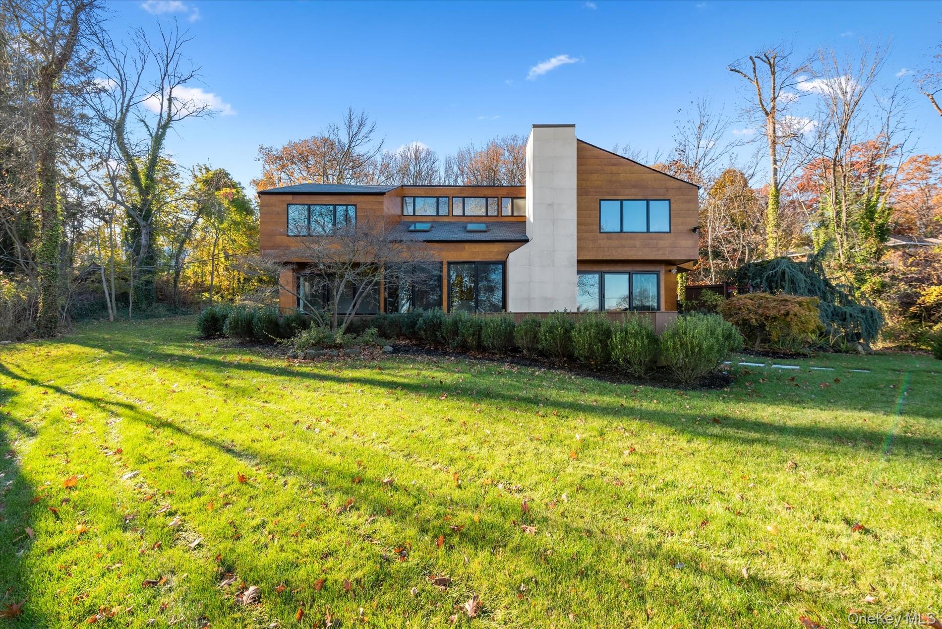 369 East Shore Road Great Neck Great Neck, NY 11024