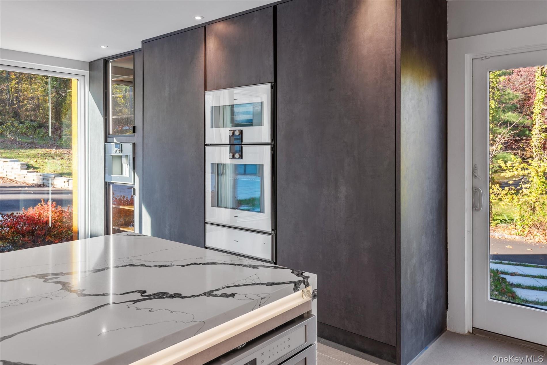 369 East Shore Road Great Neck Great Neck, NY 11024