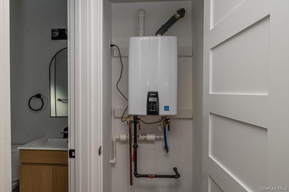 55 Alhambra Road Massapequa Massapequa, NY 11758