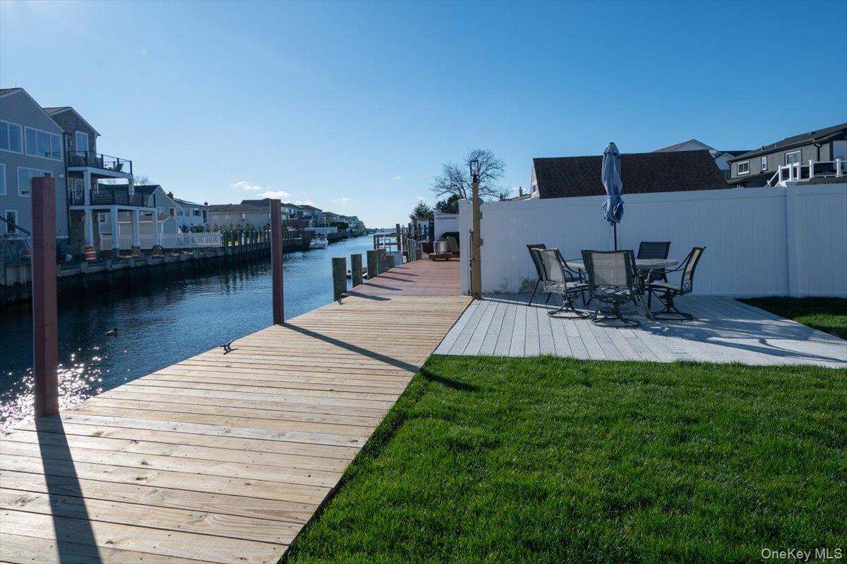 55 Alhambra Road Massapequa Massapequa, NY 11758