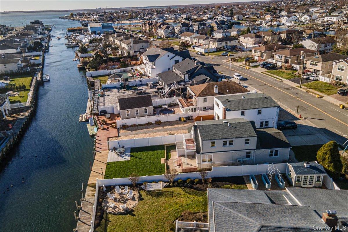 55 Alhambra Road Massapequa Massapequa, NY 11758