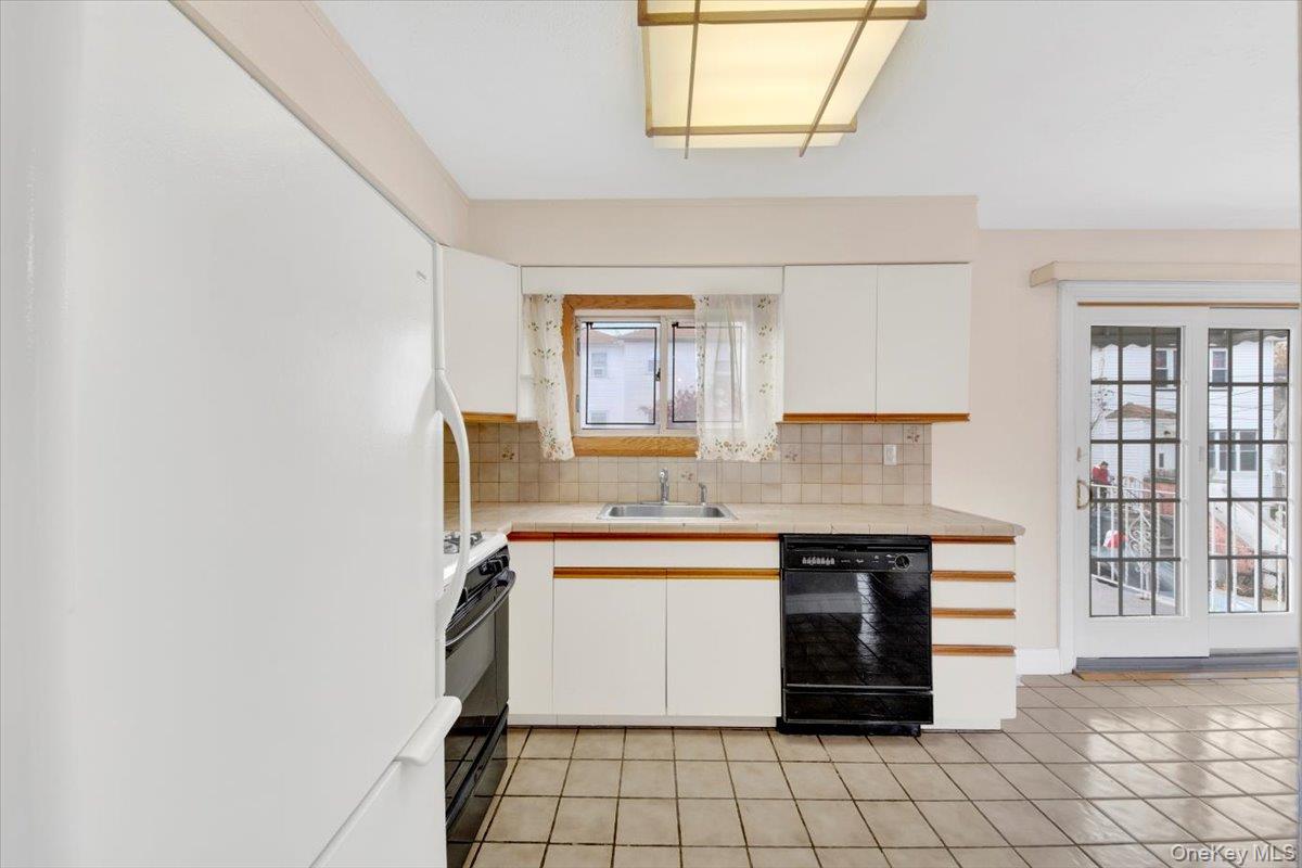 537A Ellsworth Avenue Bronx, NY 10465