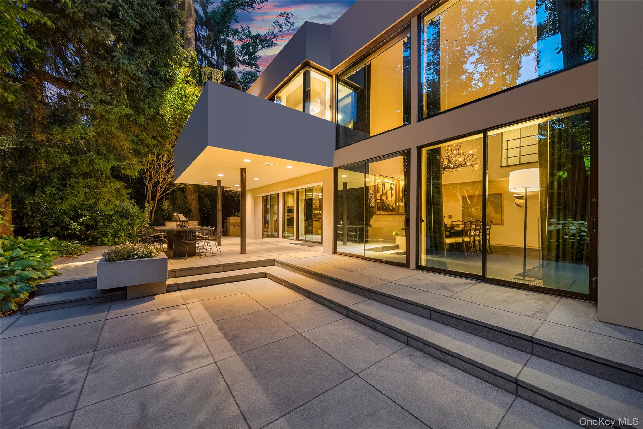 7 Folie Court Manhasset Manhasset, NY 11030