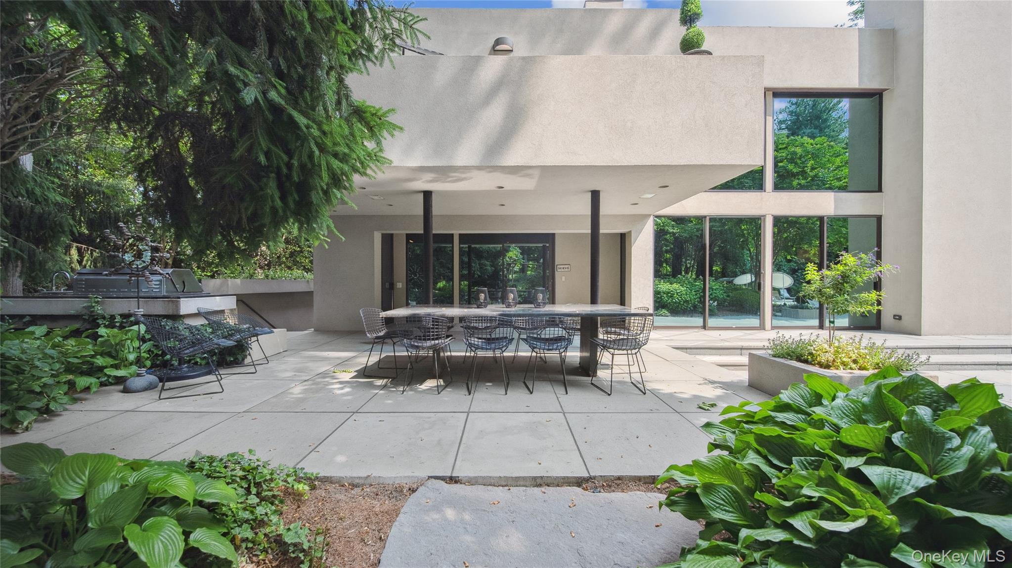 7 Folie Court Manhasset Manhasset, NY 11030