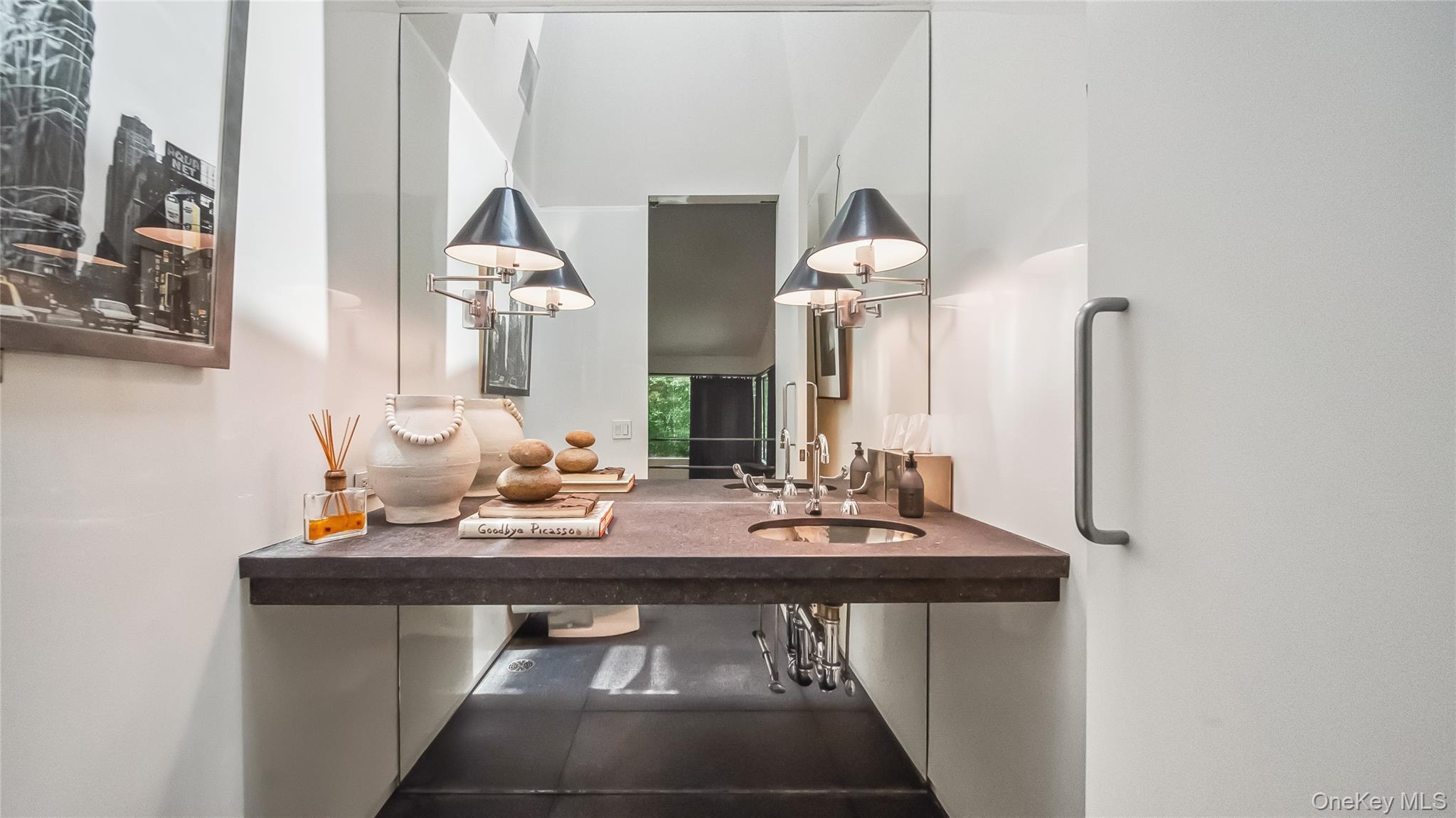 7 Folie Court Manhasset Manhasset, NY 11030