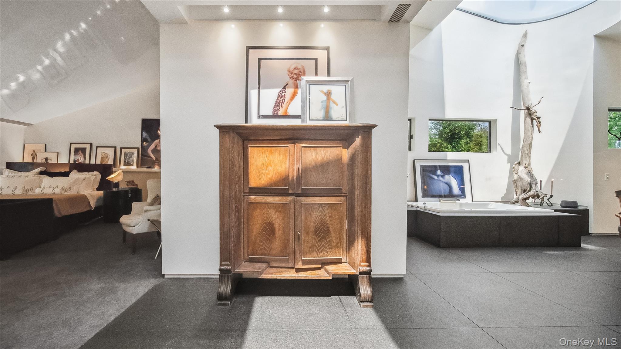 7 Folie Court Manhasset Manhasset, NY 11030