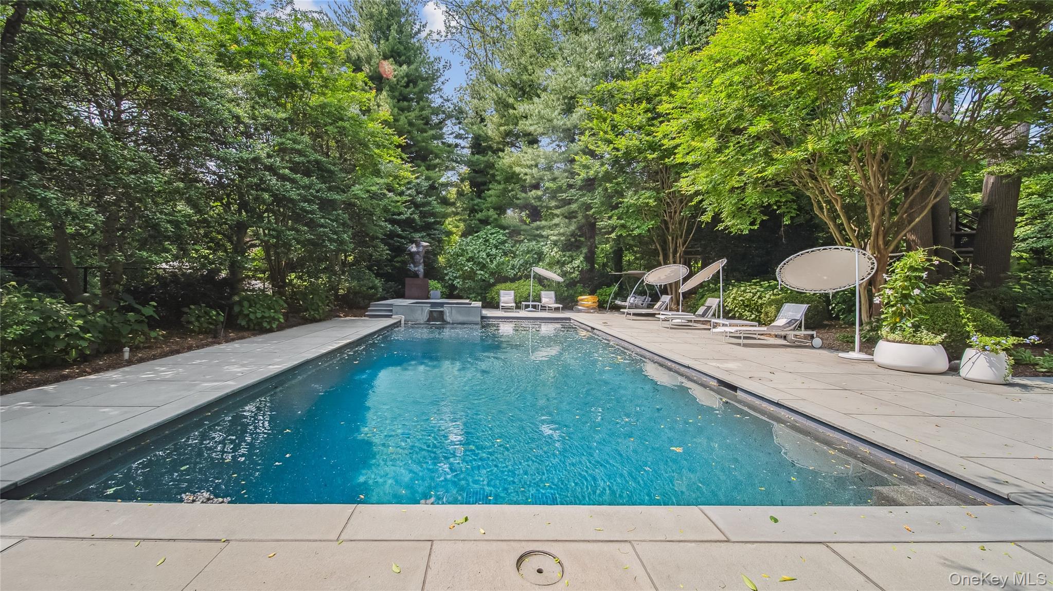 7 Folie Court Manhasset Manhasset, NY 11030