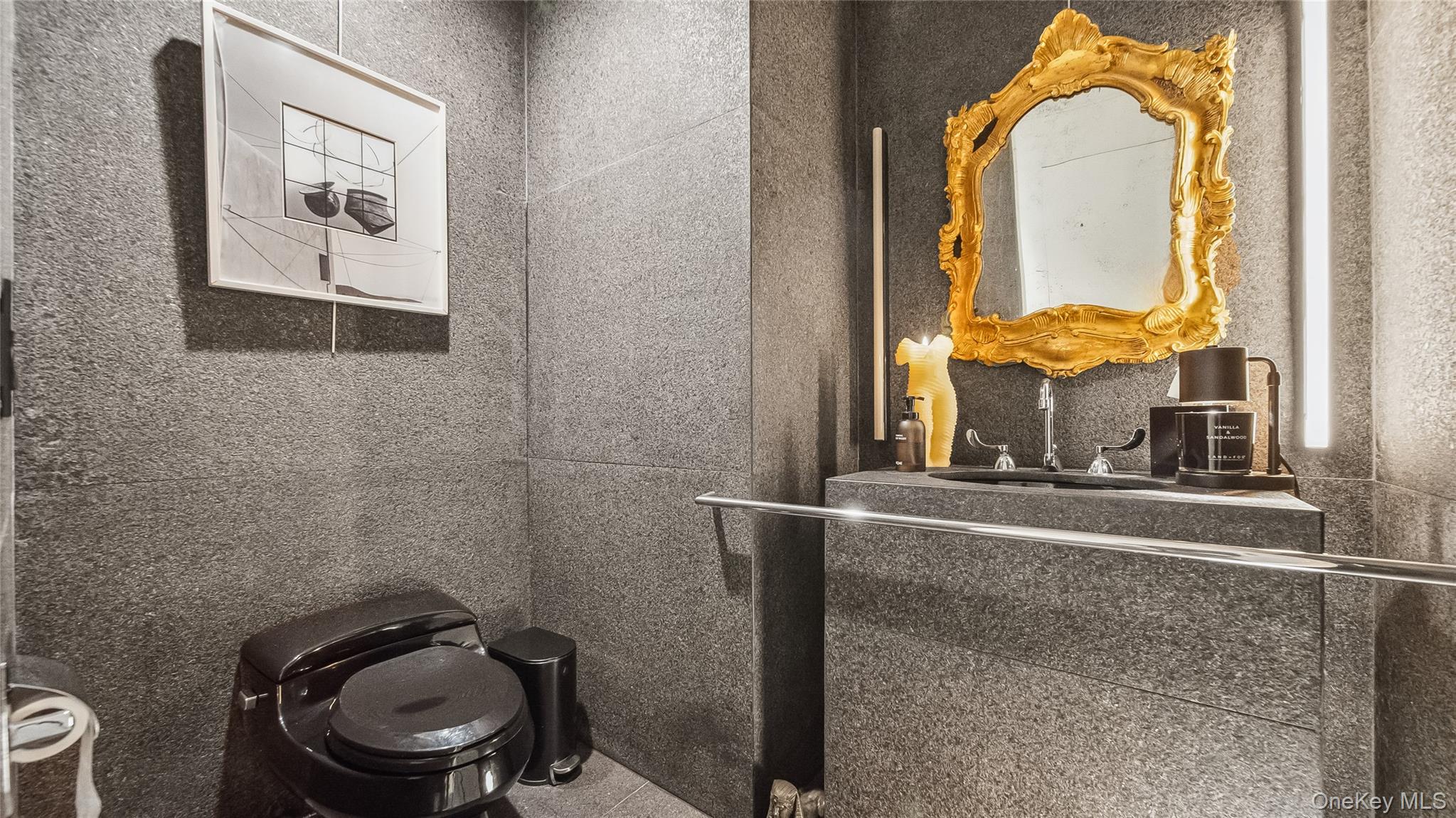 7 Folie Court Manhasset Manhasset, NY 11030