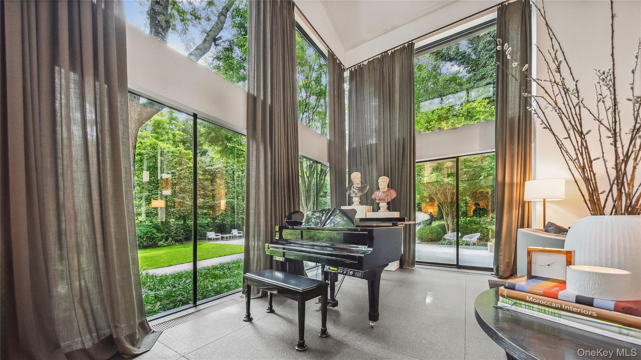 7 Folie Court Manhasset Manhasset, NY 11030