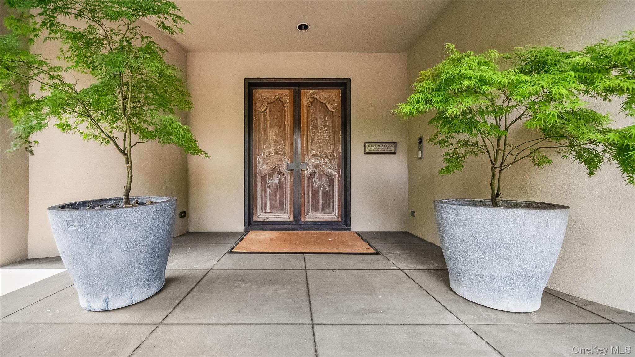 7 Folie Court Manhasset Manhasset, NY 11030