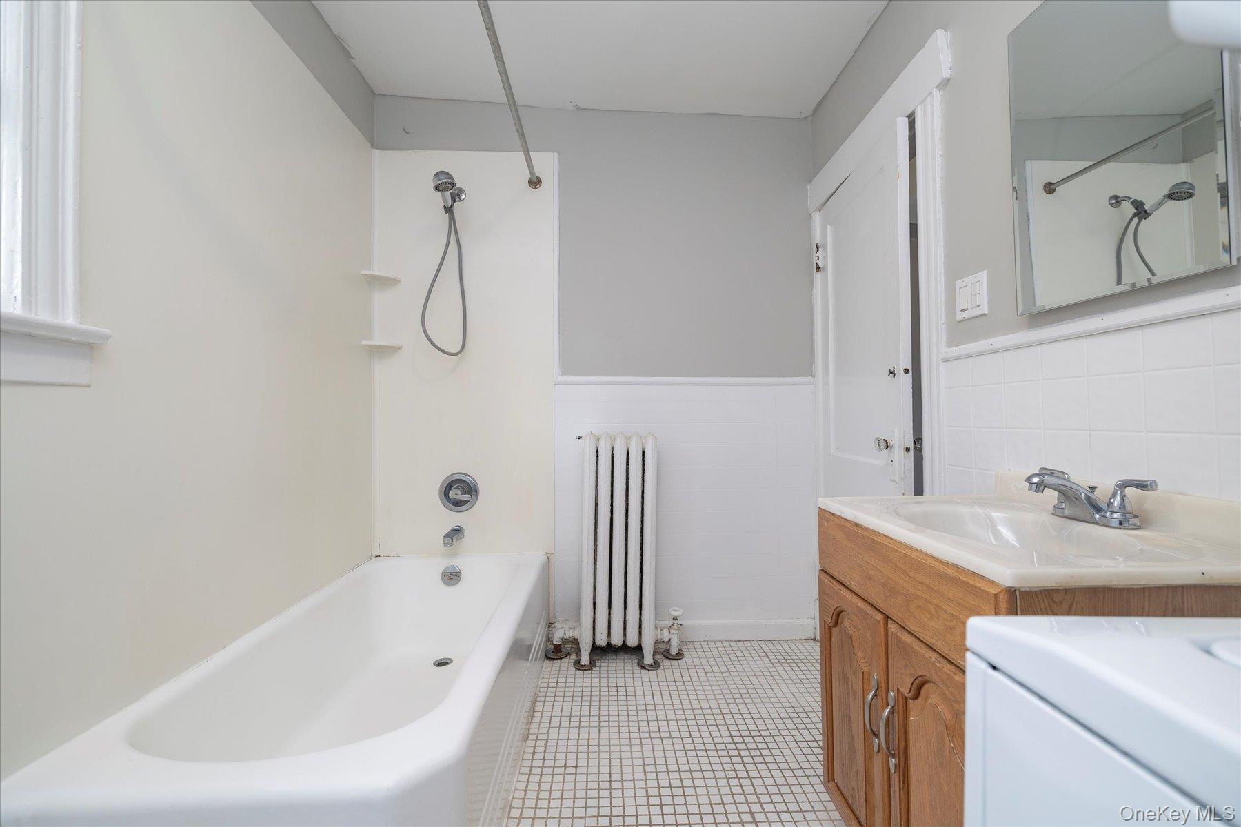 108 Earle Avenue Lynbrook Lynbrook, NY 11563