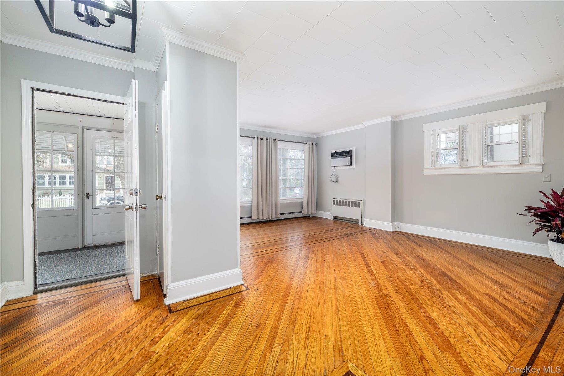 108 Earle Avenue Lynbrook Lynbrook, NY 11563