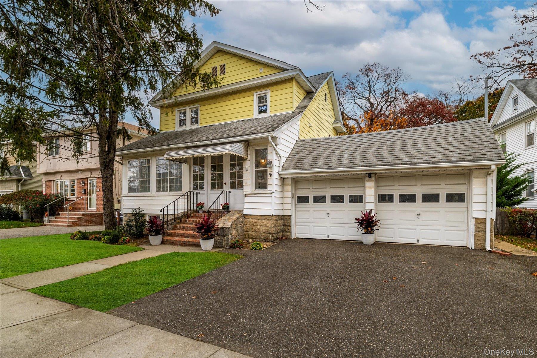 108 Earle Avenue Lynbrook Lynbrook, NY 11563