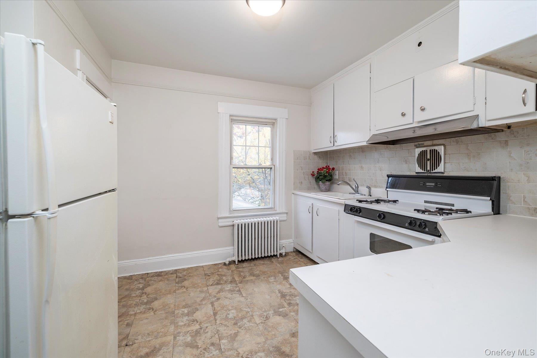 108 Earle Avenue Lynbrook Lynbrook, NY 11563