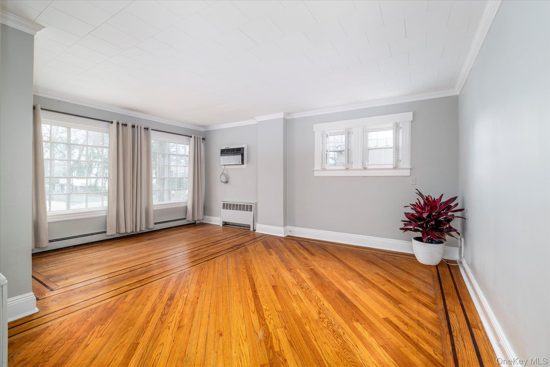 108 Earle Avenue Lynbrook Lynbrook, NY 11563