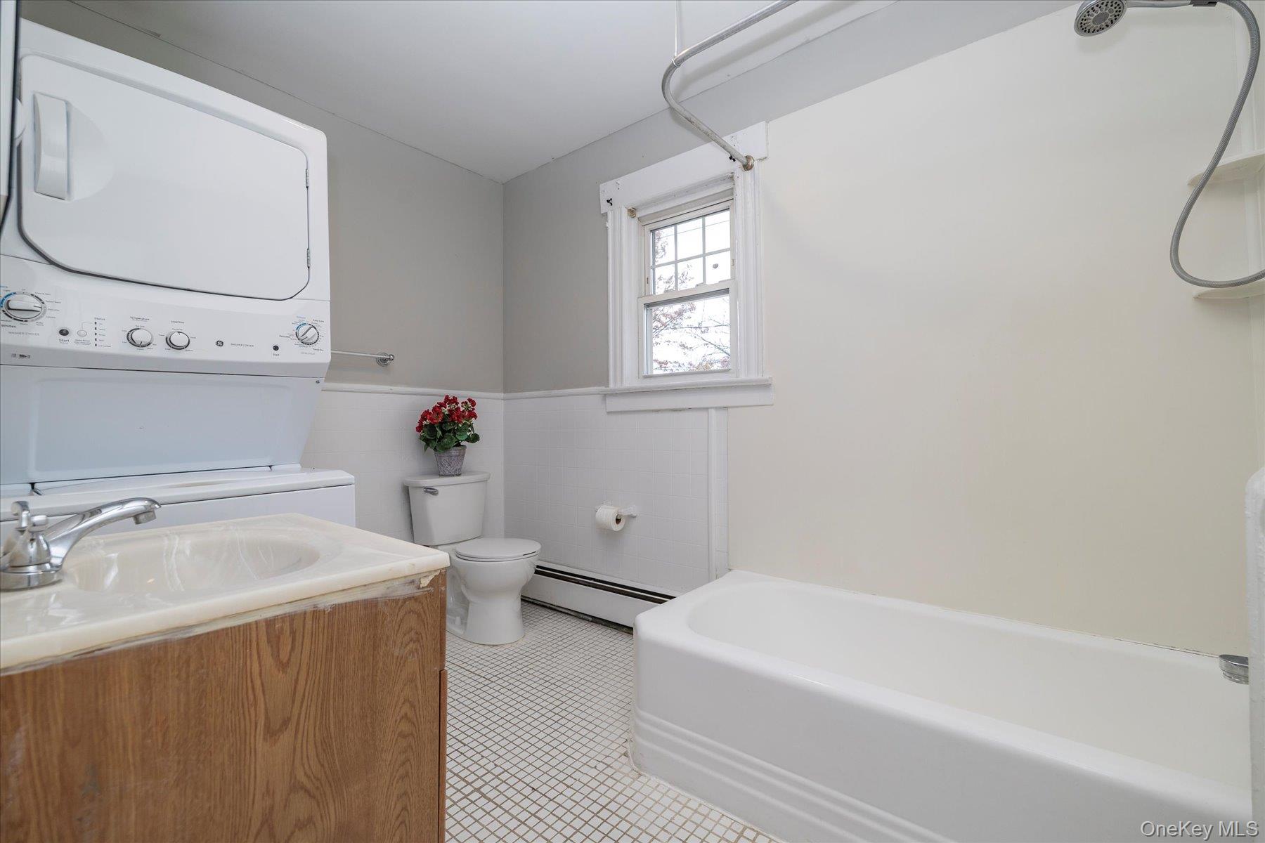 108 Earle Avenue Lynbrook Lynbrook, NY 11563