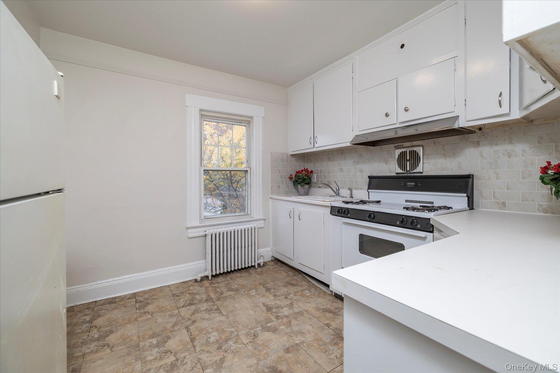 108 Earle Avenue Lynbrook Lynbrook, NY 11563