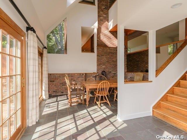 1 Pine Point Lloyd Harbor Lloyd Harbor, NY 11743