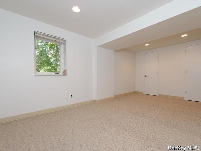 1 Pine Point Lloyd Harbor Lloyd Harbor, NY 11743