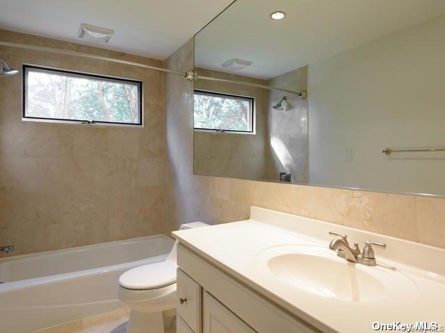 1 Pine Point Lloyd Harbor Lloyd Harbor, NY 11743