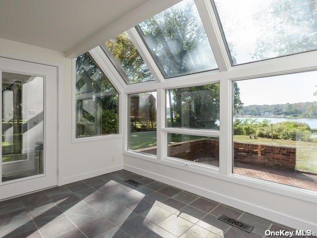 1 Pine Point Lloyd Harbor Lloyd Harbor, NY 11743