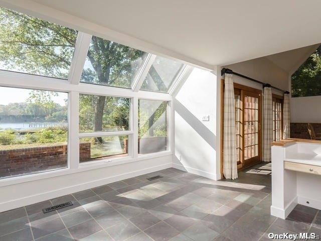 1 Pine Point Lloyd Harbor Lloyd Harbor, NY 11743