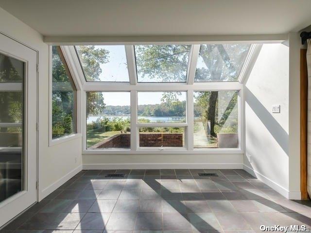 1 Pine Point Lloyd Harbor Lloyd Harbor, NY 11743