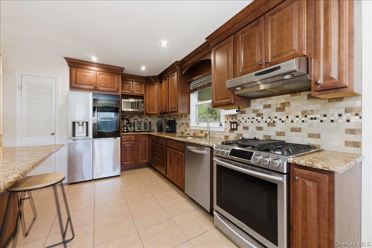 260 Lower Rocky Point Road Sound Beach Sound Beach, NY 11789