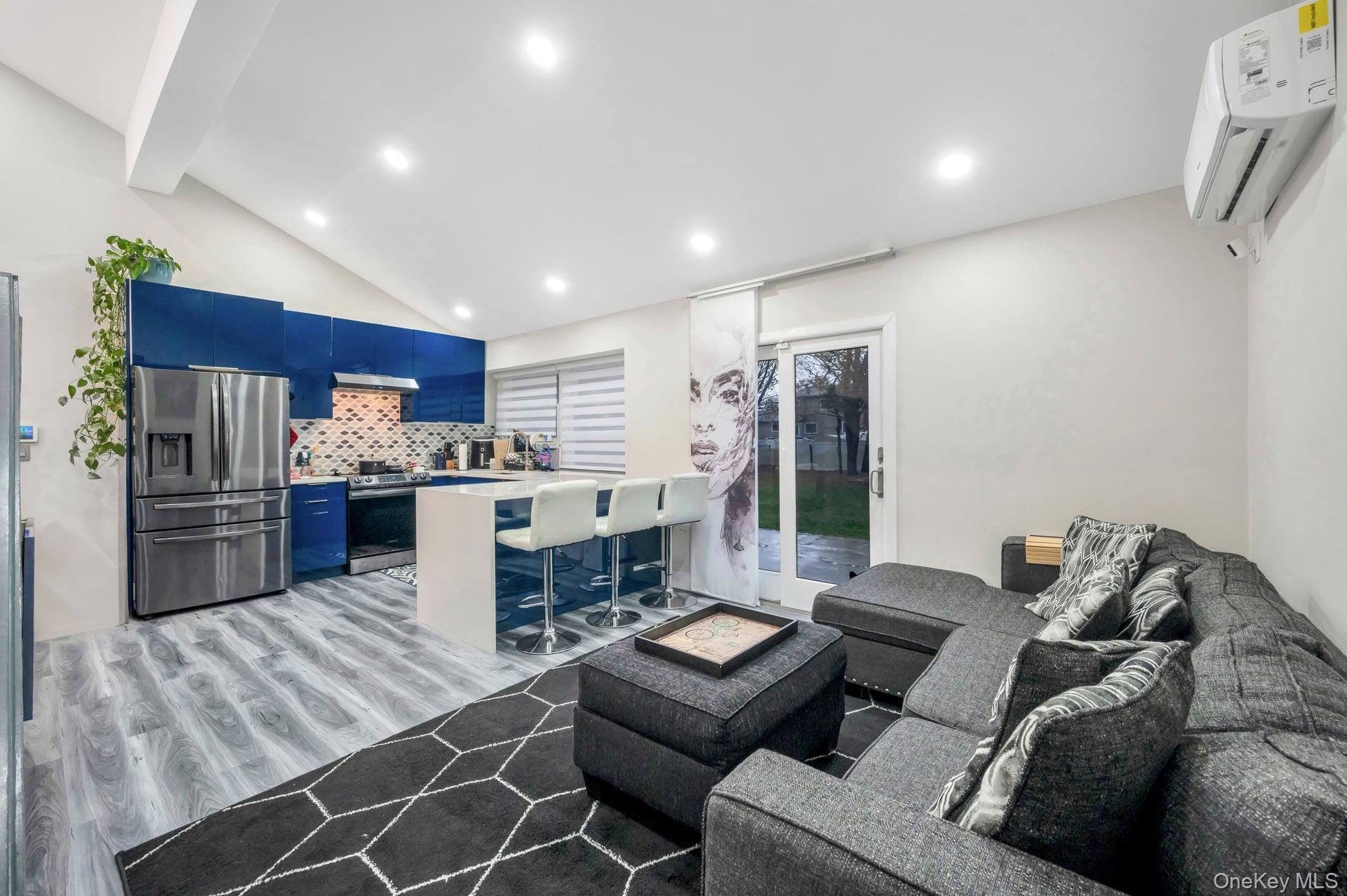 15 Drake Avenue Bellport Bellport, NY 11713