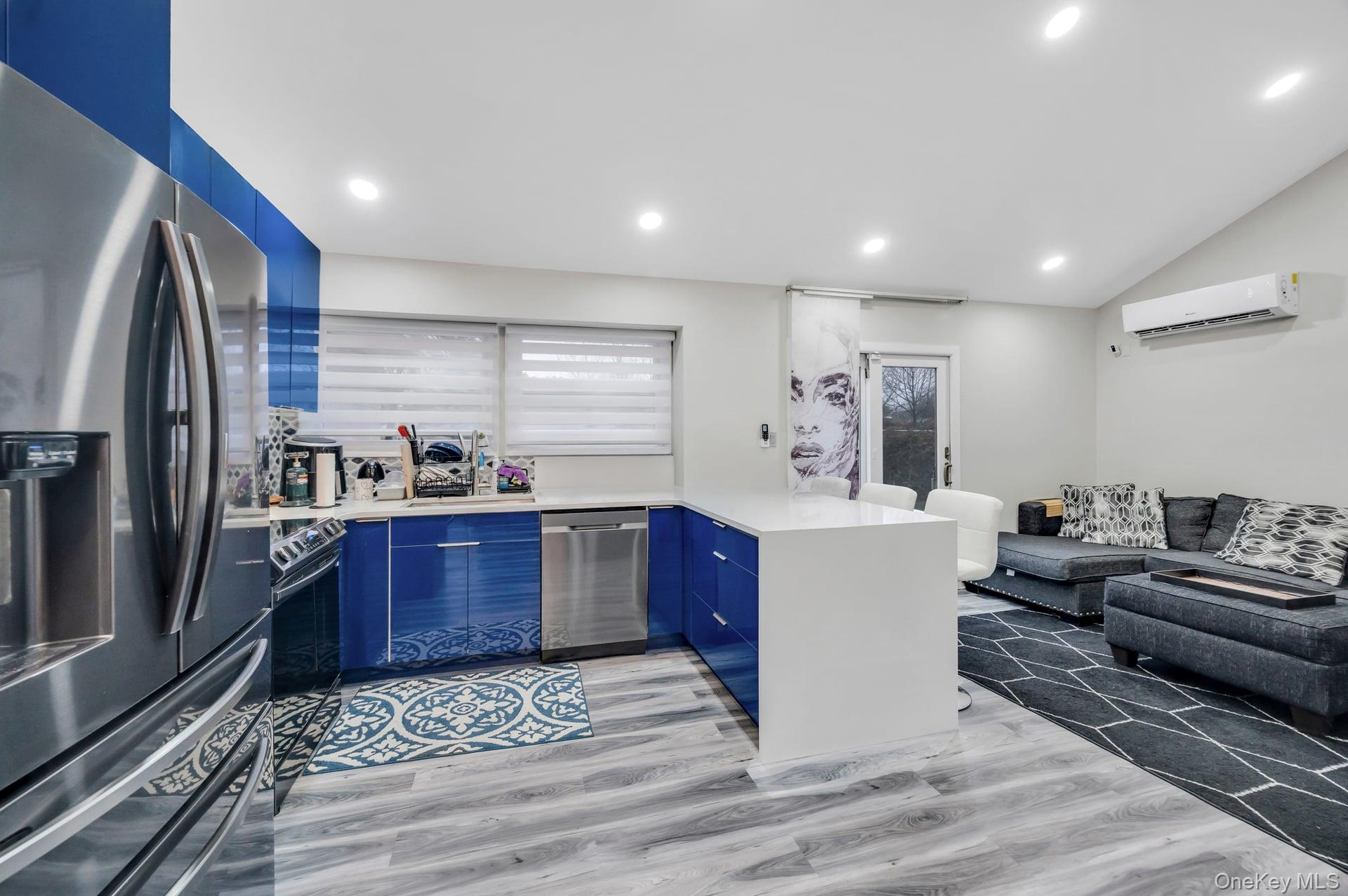 15 Drake Avenue Bellport Bellport, NY 11713