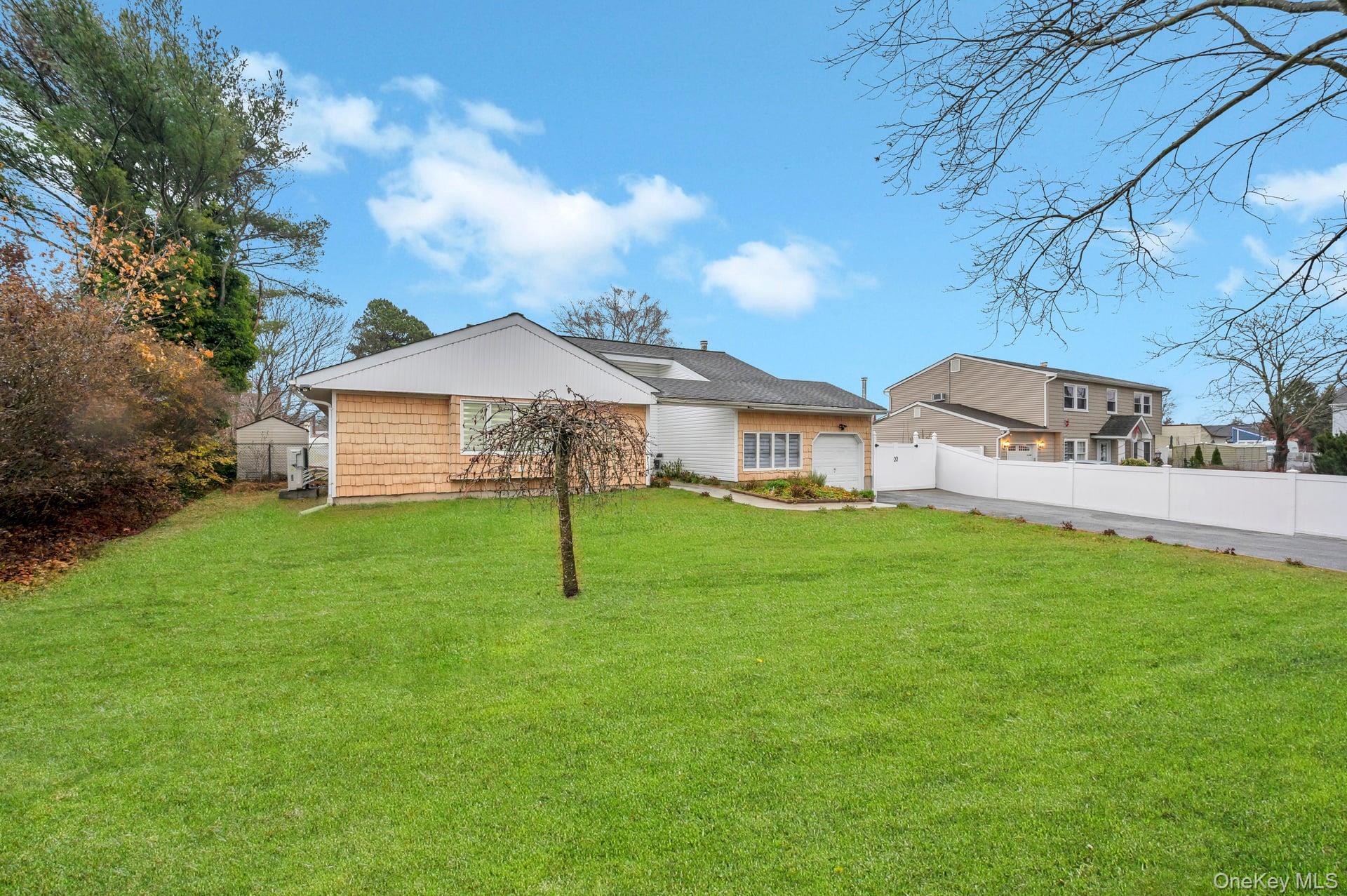 15 Drake Avenue Bellport Bellport, NY 11713