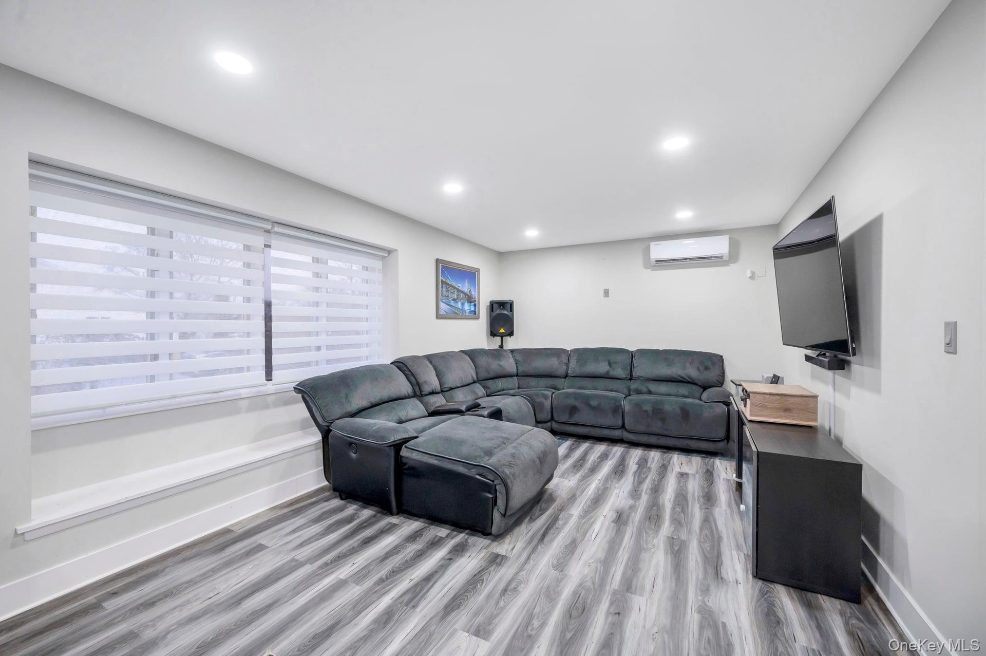 15 Drake Avenue Bellport Bellport, NY 11713