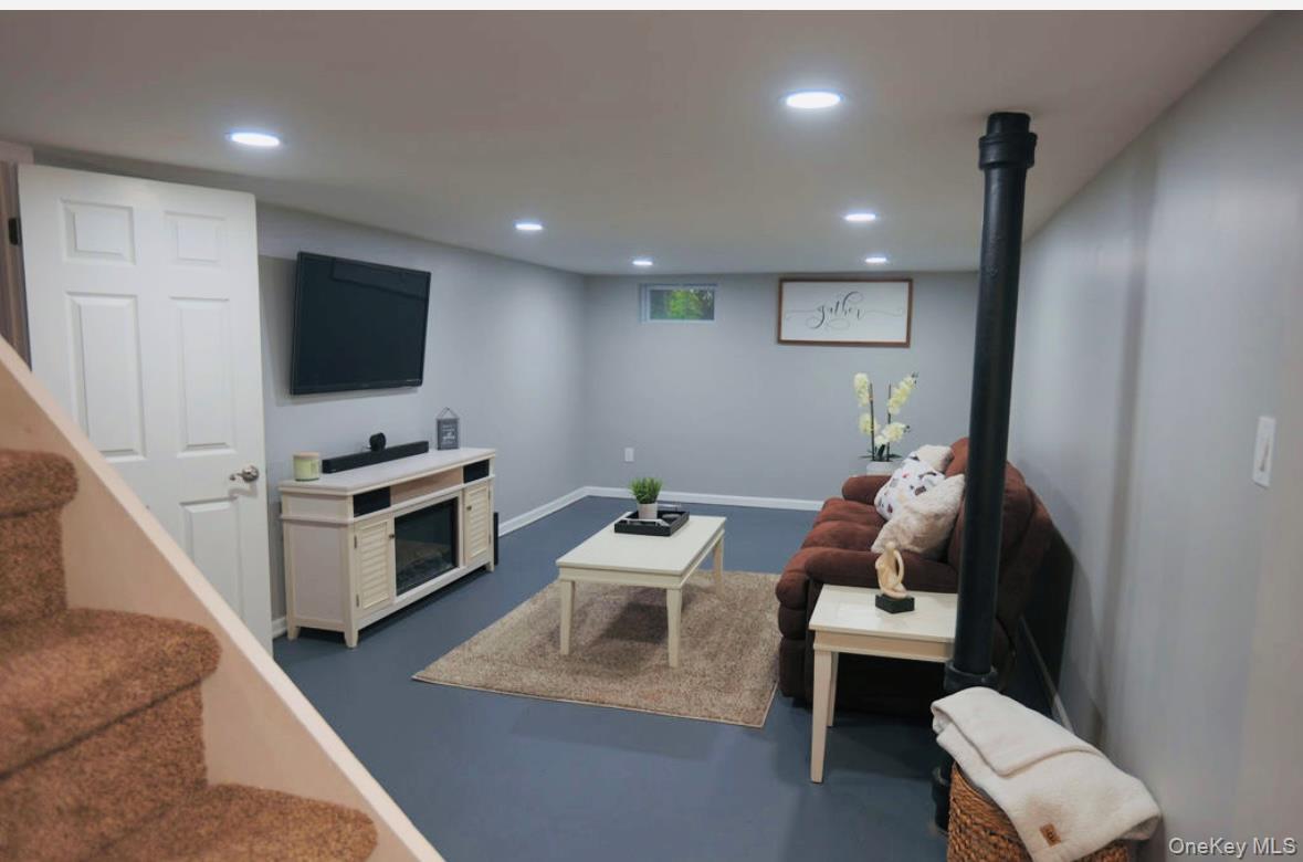 407 Tree Road South Setauket, NY 11720