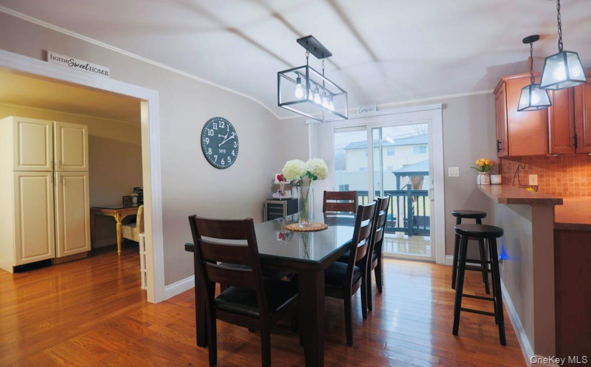 407 Tree Road South Setauket, NY 11720