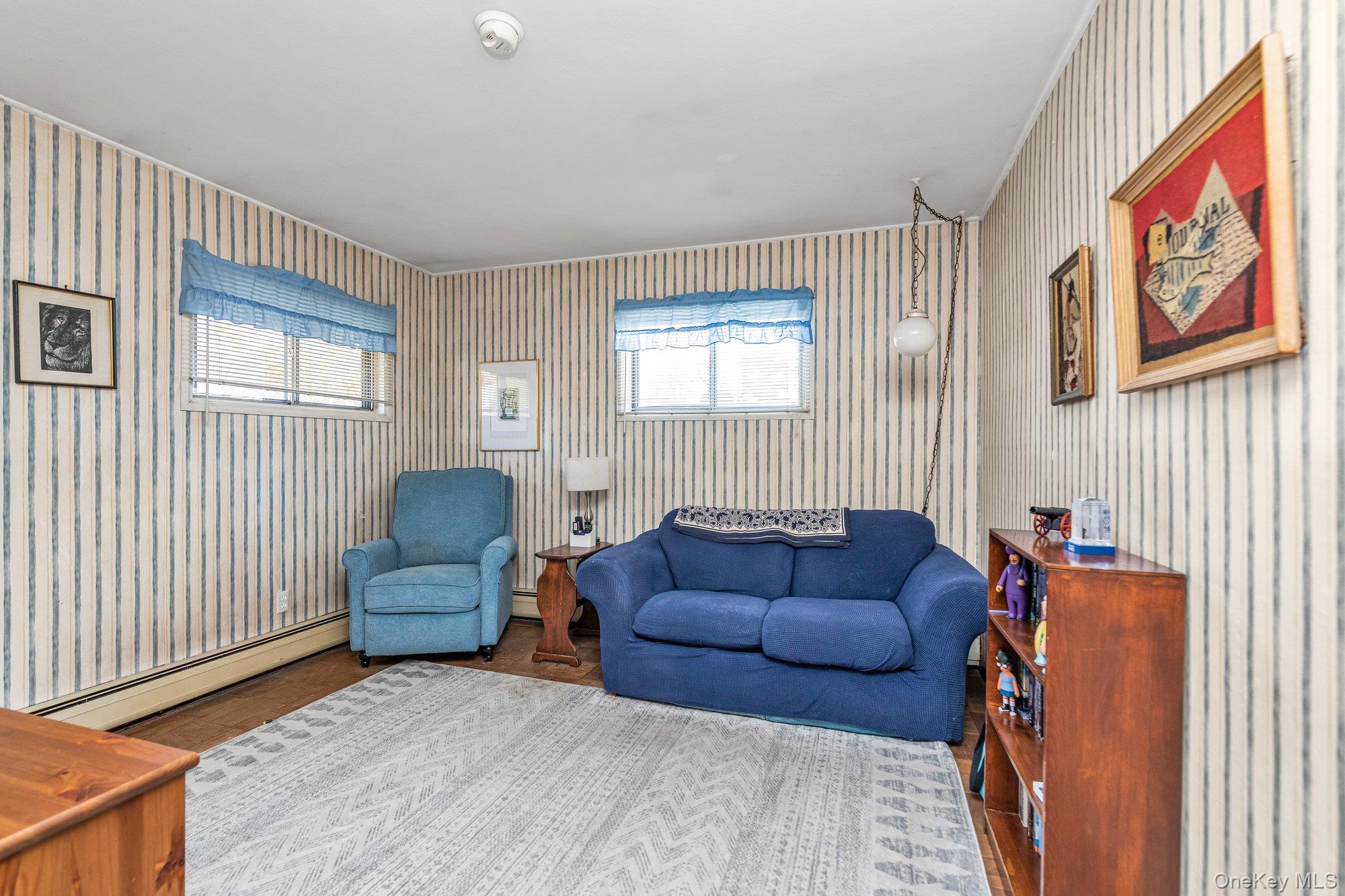 25 March Lane Westbury Westbury, NY 11590