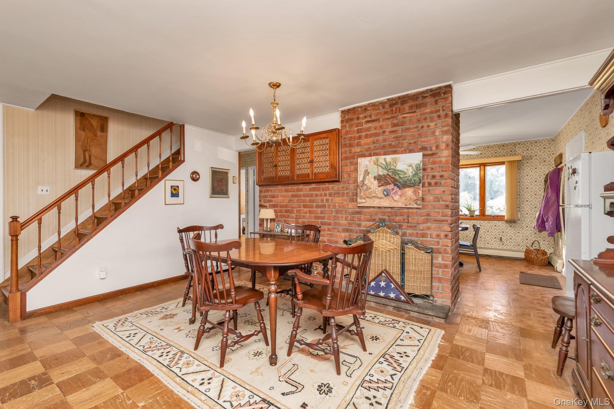 25 March Lane Westbury Westbury, NY 11590