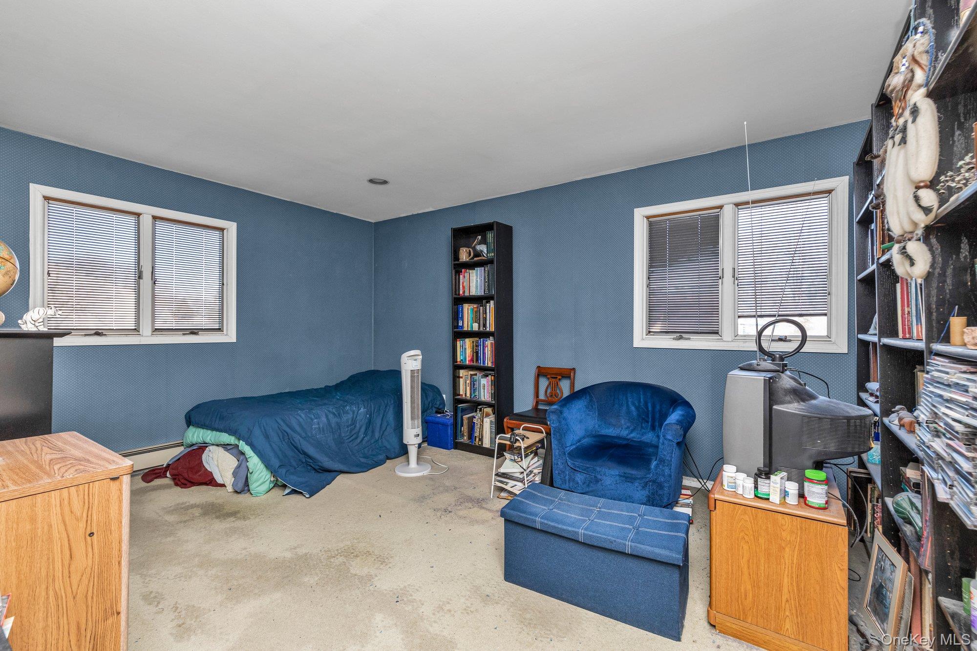 25 March Lane Westbury Westbury, NY 11590