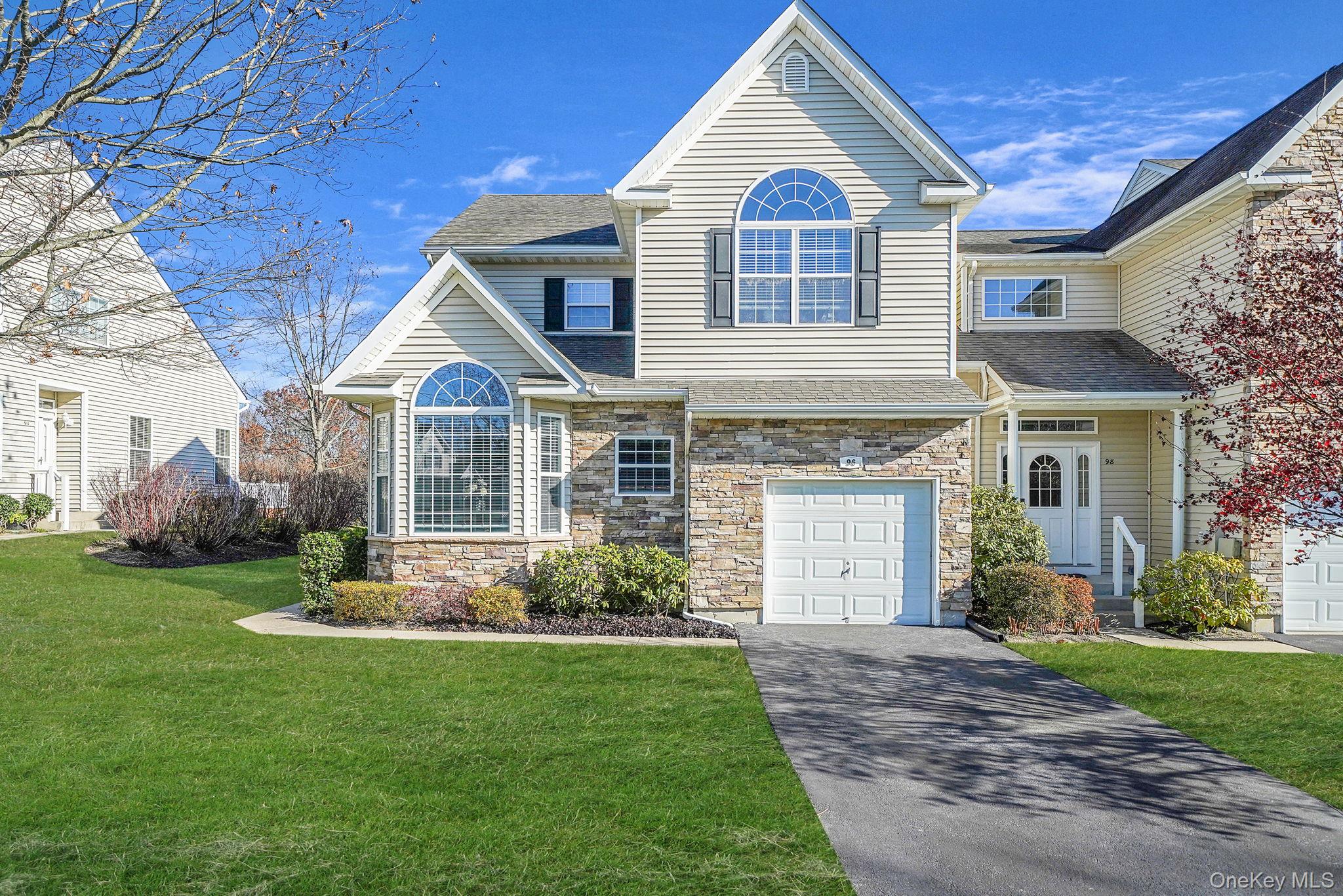 96 Manitou Trail 96 Kings Park Kings Park, NY 11754