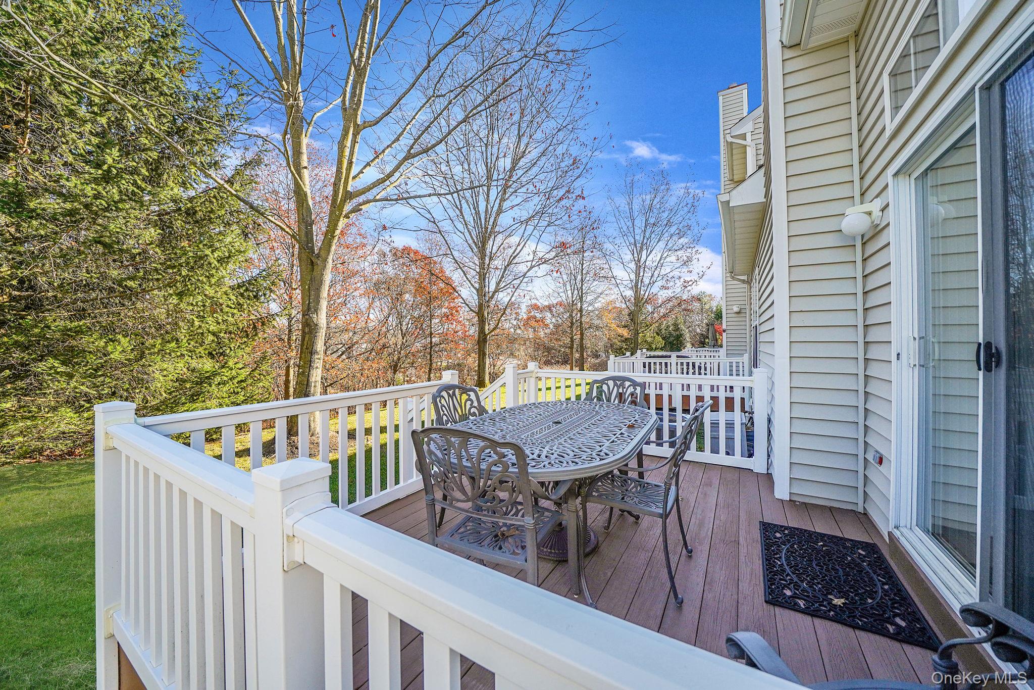 96 Manitou Trail 96 Kings Park Kings Park, NY 11754