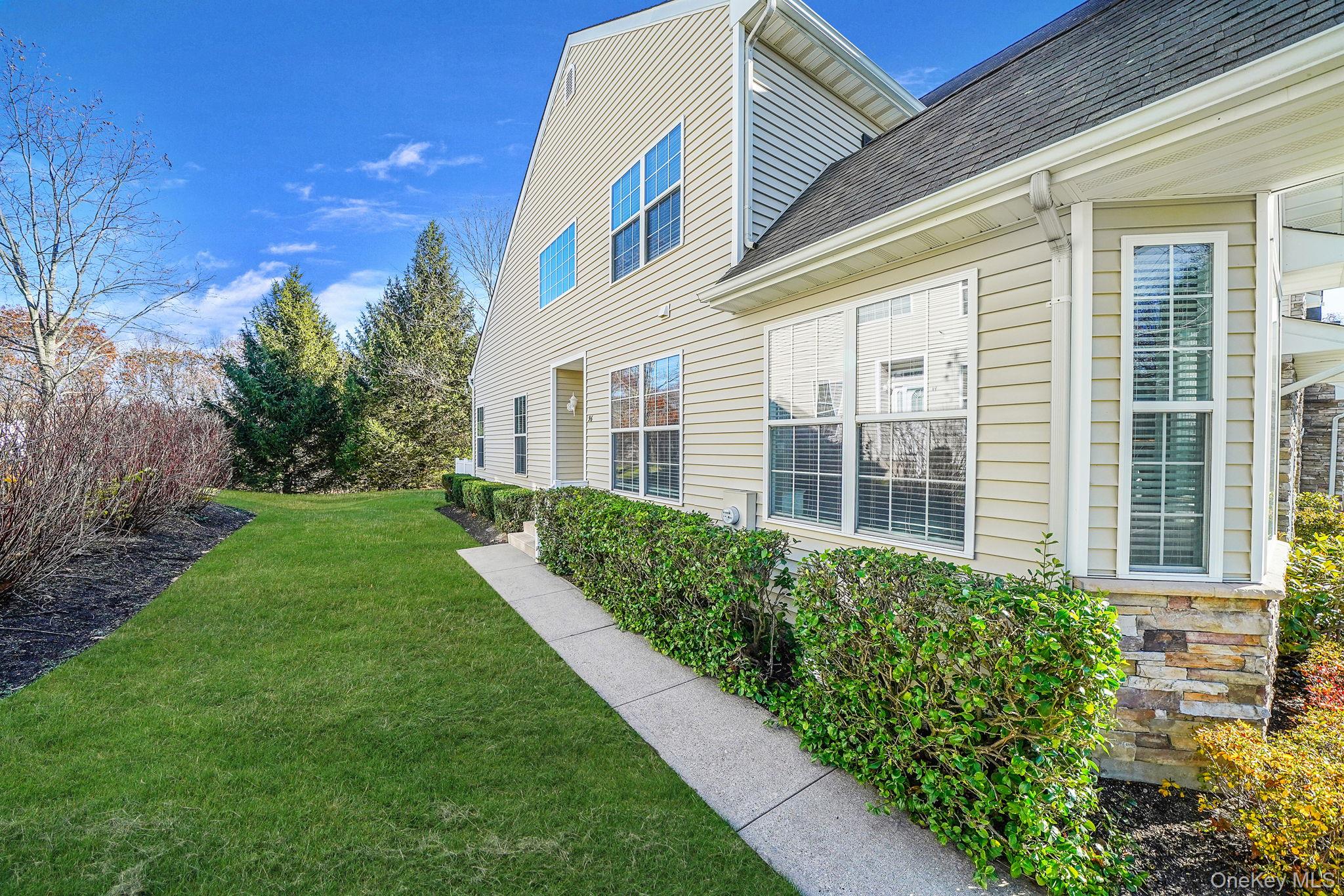 96 Manitou Trail 96 Kings Park Kings Park, NY 11754