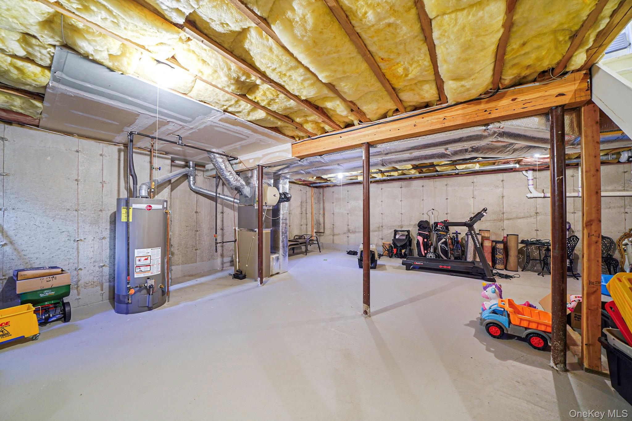 96 Manitou Trail 96 Kings Park Kings Park, NY 11754