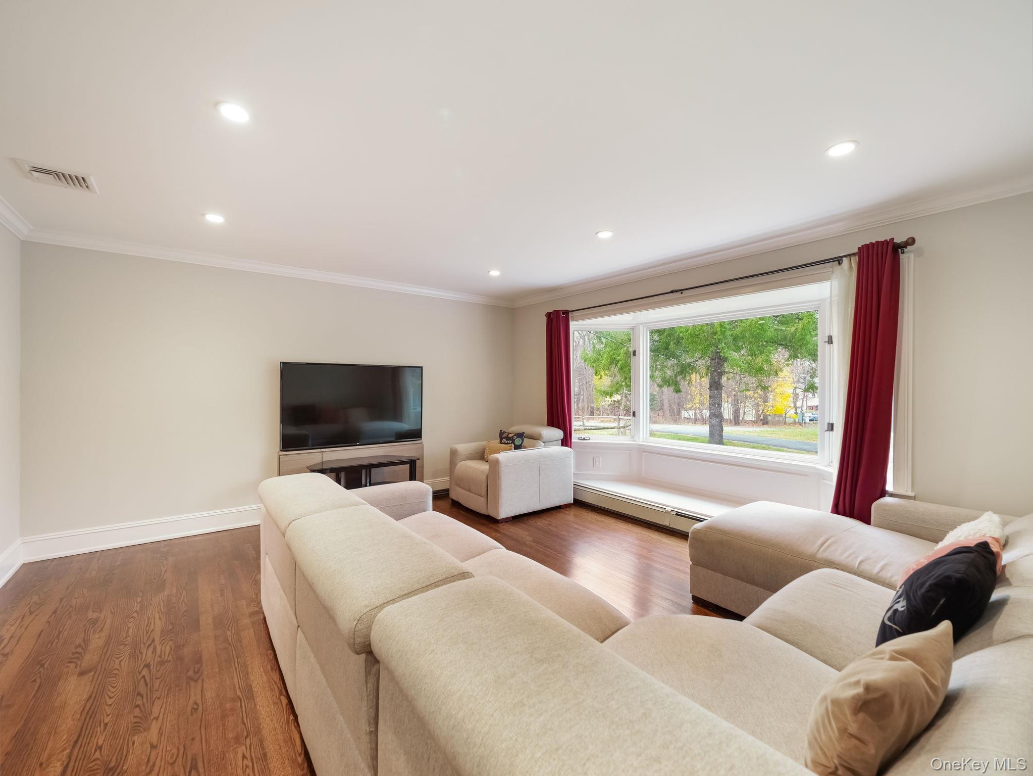 168 N Lincoln Street Out of NYC Pearl River, NY 10965