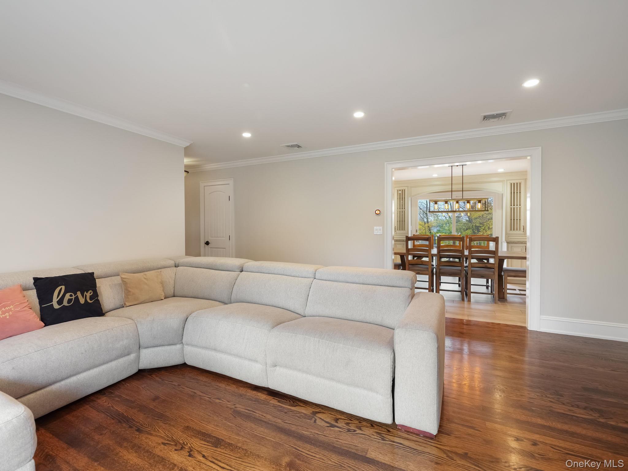 168 N Lincoln Street Out of NYC Pearl River, NY 10965