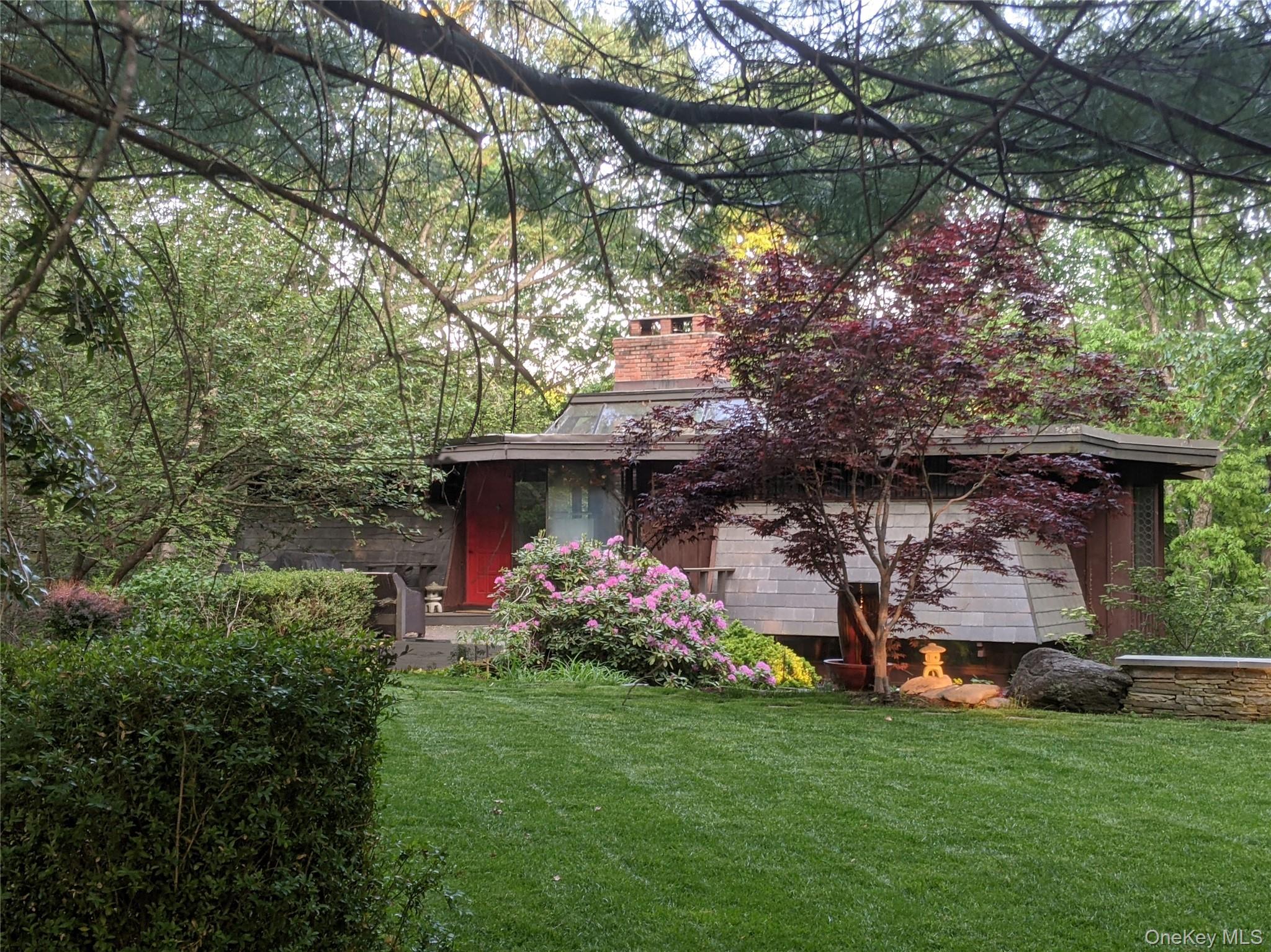 270 Sachem Hill Place Saint James, NY 11780