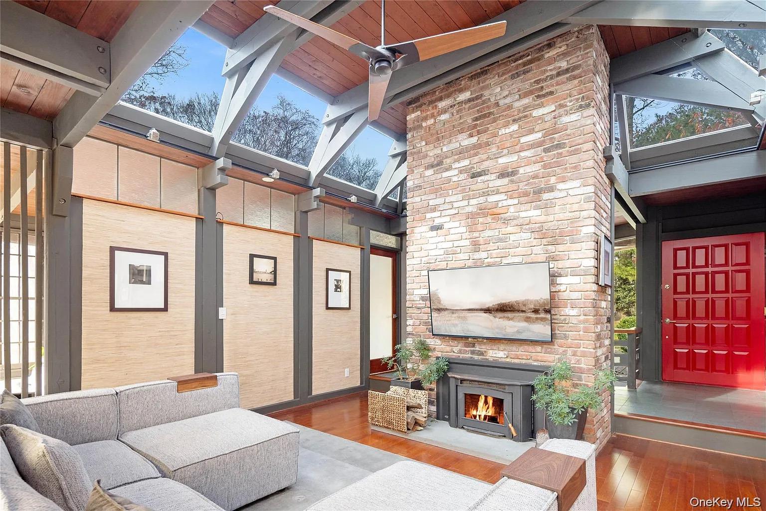 270 Sachem Hill Place Saint James, NY 11780